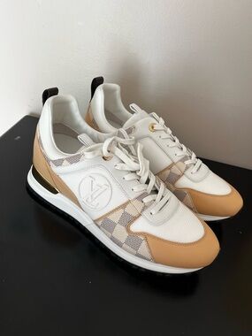 Louis Vuitton sz 39.5 new sneakers